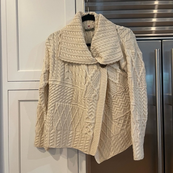 Irish Wool Asymmetrical Knit Cream Sweater Size M - Picture 2 of 15